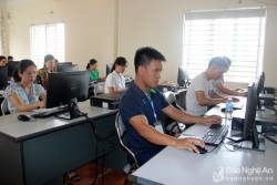 Nông dân Nghệ An đua tài sử dụng máy tính, mạng internet