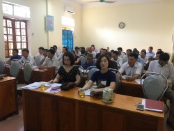 Trung tâm Nghiên cứu Khoa học nông vận tập huấn cho hội viên nông dân tại Hưng Nguyên