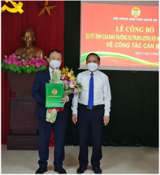 Trao Quyết định chuẩn y Phó Chủ tịch Hội Nông dân tỉnh Nghệ An