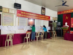 Nông dân xã Quỳnh Anh hướng về ngày hội non sông