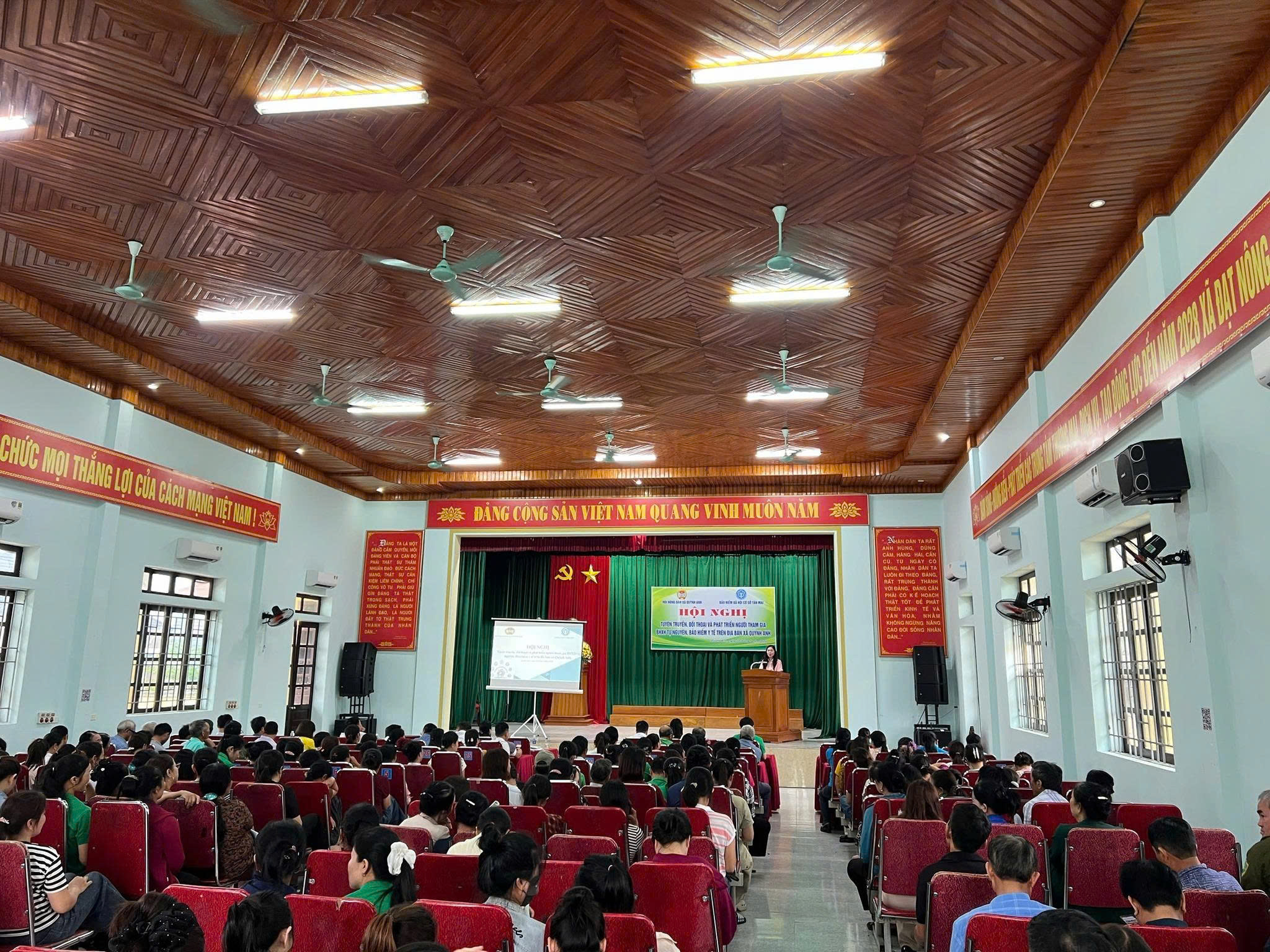 quang canh hoi nghi 1